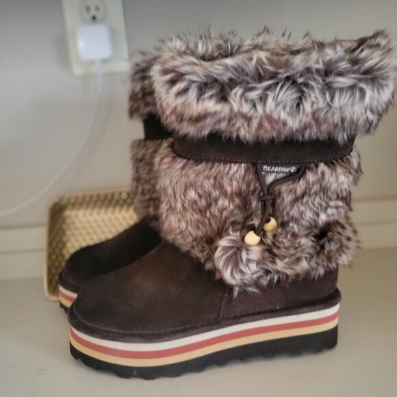 Bearpaw Womens Retro  Tama Boots With Faux Fur Trim & Rubber Sole- US 7 - Picture 2 of 8